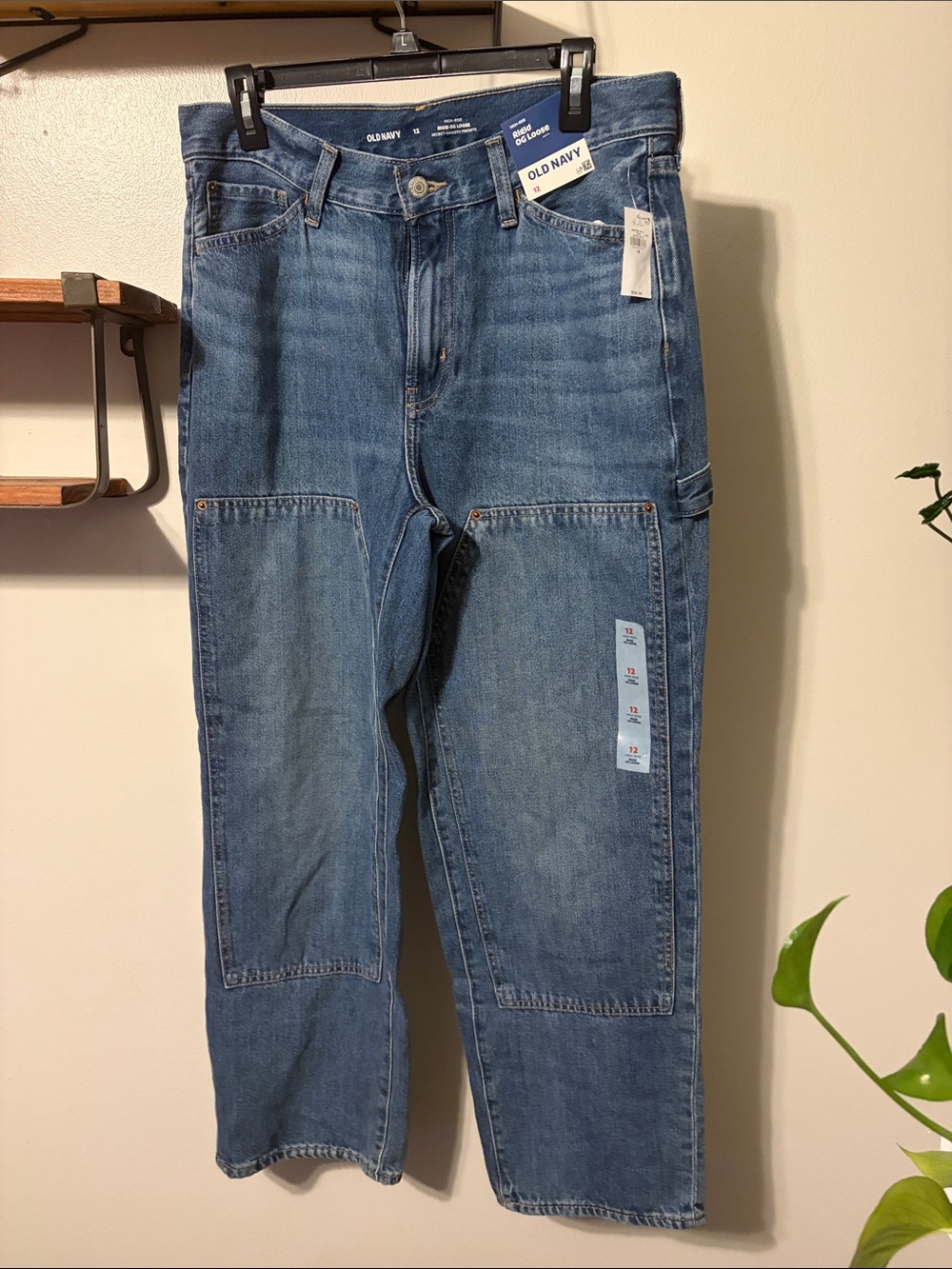 Old Navy women’s Medium Blue Relaxed Carpenter Jeans